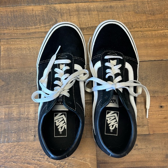 Black Classic Low Top Vans - Picture 5 of 8